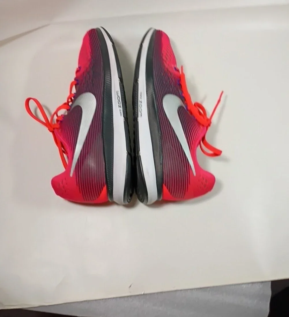 Nike bold hot